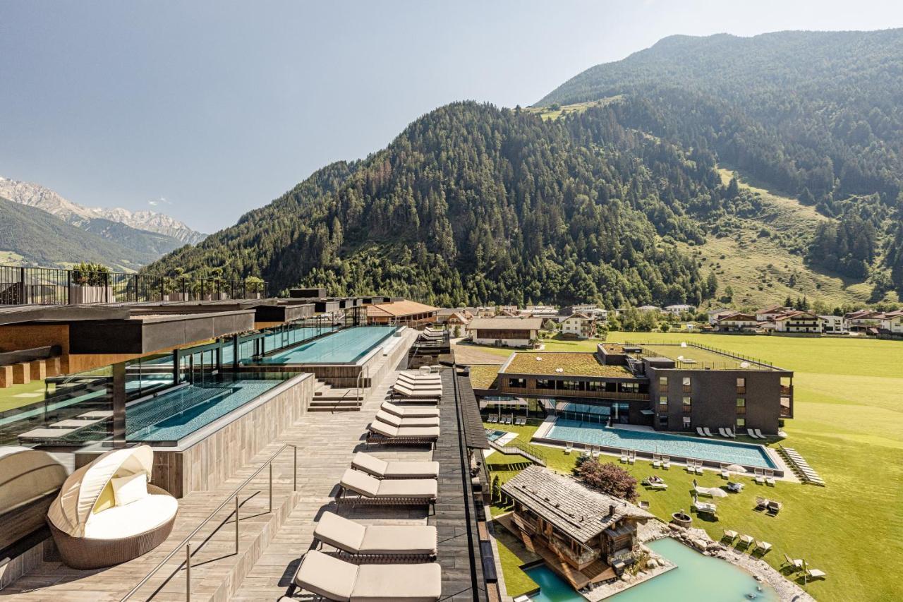 Alpine Luxury Spa Resort Schwarzenstein Lutago Extérieur photo