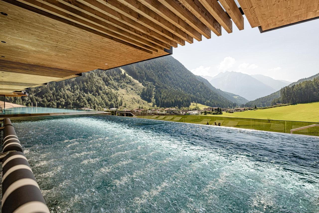 Alpine Luxury Spa Resort Schwarzenstein Lutago Extérieur photo